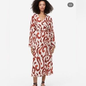 NWOT H&M women’s long wrap dress cream/brown patterned